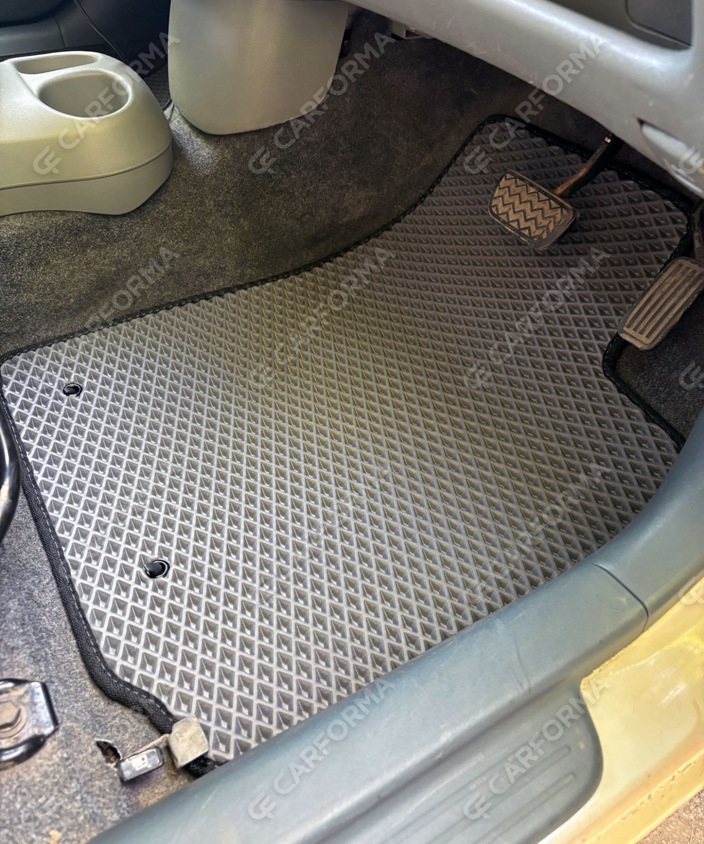 Коврики на Toyota Vitz I 1998&nbsp;-&nbsp;2005 в Ижевске