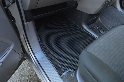 Ворсовые коврики на Toyota Noah (R60) 2001 - 2007 в Ижевске
