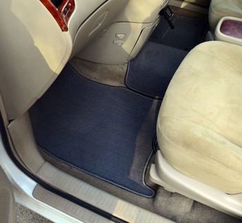 Коврики на Toyota Ipsum II 2001 - 2009 в Ижевске