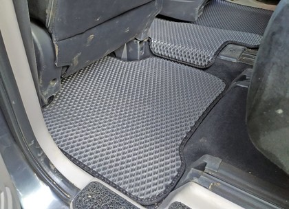 Коврики на Mitsubishi Grandis 2003 - 2009 в Ижевске