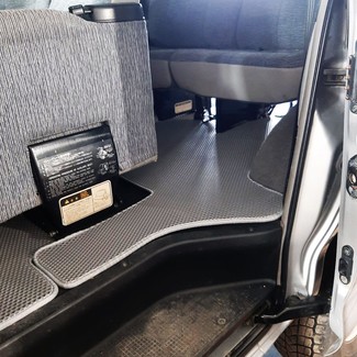 Коврики на Mitsubishi Delica 4 1994 - 2007 в Ижевске