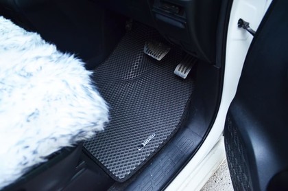 Коврики на Toyota Voxy (R80) 2014 - 2021 в Ижевске