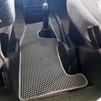 Коврики на Mitsubishi Delica 4 1994 - 2007 в Ижевске