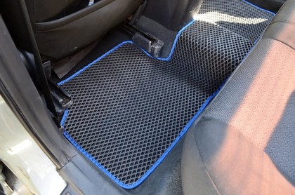 Коврики на Toyota Avensis II 2002 - 2008 в Ижевске