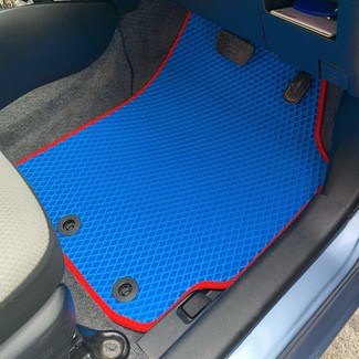 Ворсовые коврики на Toyota Vitz III 2010 - 2020 в Ижевске
