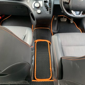 Коврики на Toyota Sienta II 2015 - 2022 в Ижевске