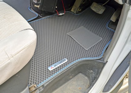 Коврики на Mitsubishi Delica 4 1994 - 2007 в Ижевске