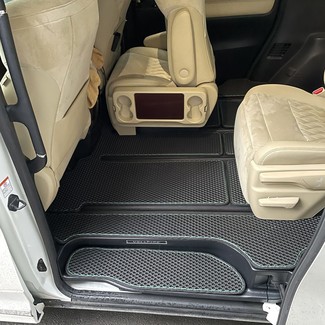 Коврики на Toyota Vellfire (H30) 2015 - 2023 в Ижевске