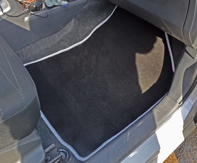 Коврики на Toyota Yaris II 2005 - 2011 в Ижевске