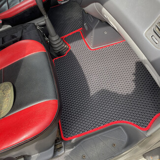 Ворсовые коврики на Mitsubishi Space Gear 1994&nbsp;-&nbsp;2007 в Ижевске