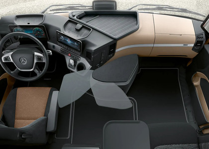 Коврики на Mercedes Actros MP4 MP5 тягач GigaSpace 2011 - 2025 в Ижевске