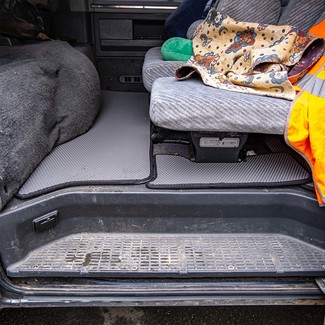 Коврики на Mitsubishi Delica 3 1986 - 1999 в Ижевске