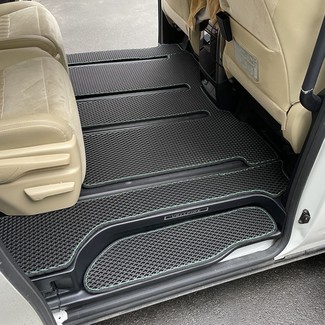 Коврики на Toyota Vellfire (H30) 2015 - 2023 в Ижевске