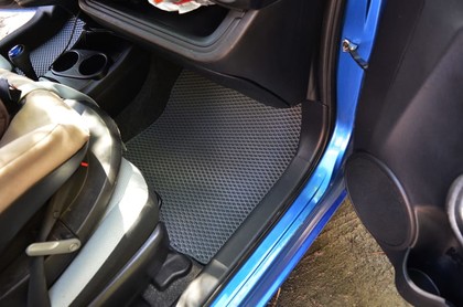 Коврики на Toyota Prius C 2011 - 2021 в Ижевске