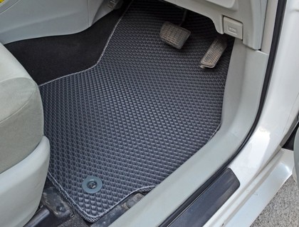 Коврики на Toyota Prius Alpha 2011 - 2021 в Ижевске