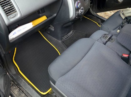 Коврики на Honda Mobilio Spike 2002 - 2008 в Ижевске