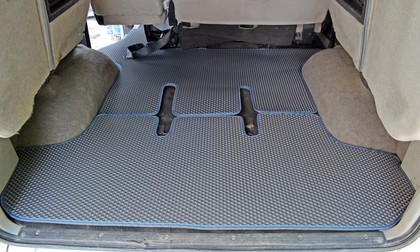 Коврики на Mitsubishi Delica 4 1994 - 2007 в Ижевске
