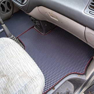 Коврики на Mitsubishi Space Gear 1994 - 2007 в Ижевске
