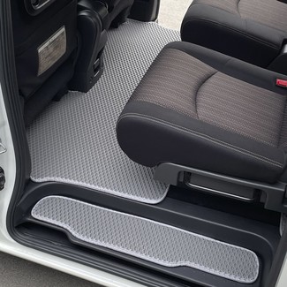 Коврики на Nissan Serena (C26) 2010 - 2016 в Ижевске