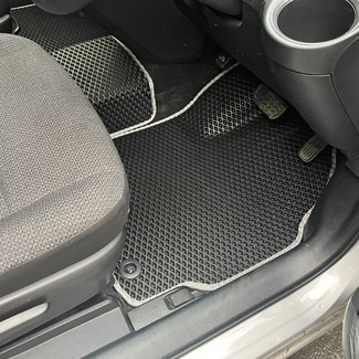 Коврики на Toyota Sienta II 2015 - 2022 в Ижевске