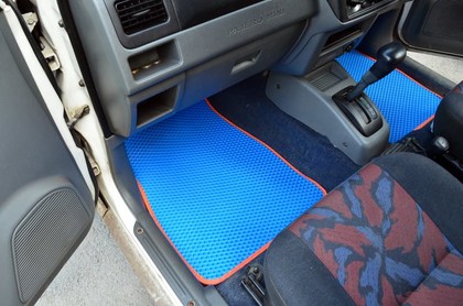 Коврики на Nissan Kix 2008 - 2012 в Ижевске