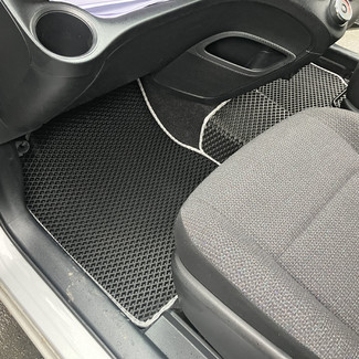 Коврики на Toyota Sienta II 2015 - 2022 в Ижевске