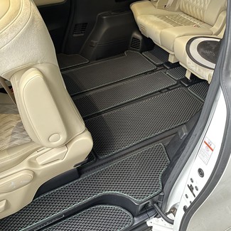 Коврики на Toyota Vellfire (H30) 2015 - 2023 в Ижевске