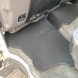 Коврики на Isuzu Forward IV узкая кабина 1994 - 2009 в Ижевске